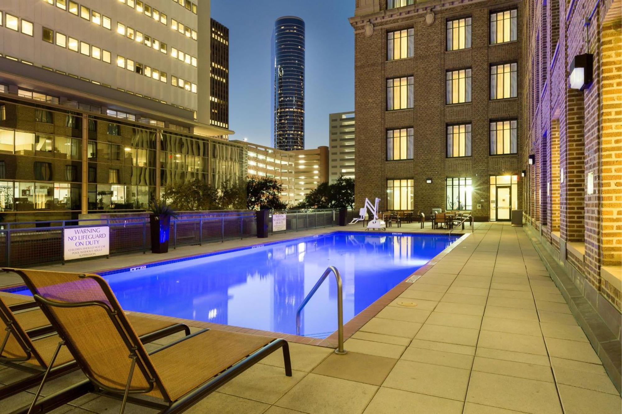 Residence Inn Houston Downtown/Convention Center Exterior photo